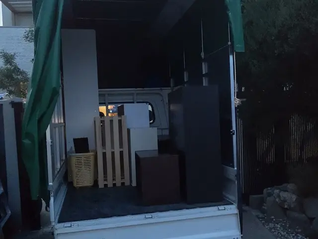 関西圏 物置解体し回収致します(物置内の不要品回収、階段搬出等は別途有料)サービスの画像