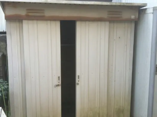 関西圏 物置解体し回収致します(物置内の不要品回収、階段搬出等は別途有料)サービスの画像