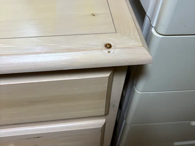 家具、テーブルのキズや穴直しますサービスの画像