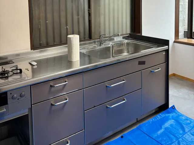 古くなった扉やキッチンが新品のように！サービスの画像