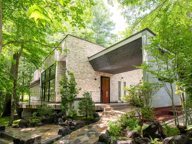 30年の実績で培った技術力！徹底した事前準備で、お店や商品の「顔」を撮影します！