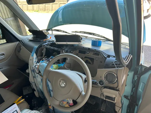 なるべく配線は隠して、見た目スッキリにします。サービスの画像