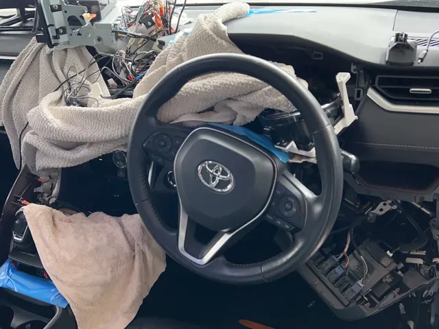 なるべく配線は隠して、見た目スッキリにします。サービスの画像