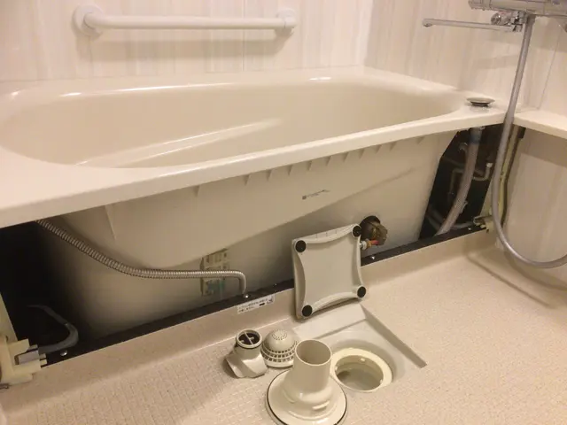 ☆カビや石鹸カスを除去！◎外せるエプロンカバー内（バスタブ下）は高圧洗浄します！サービスの画像