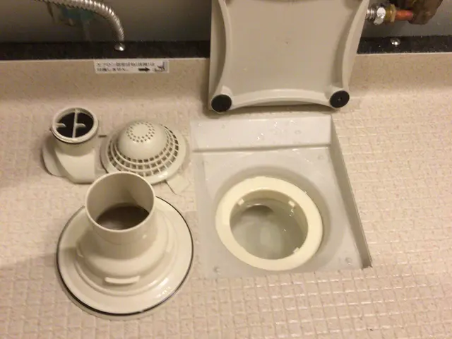 ☆カビや石鹸カスを除去！◎外せるエプロンカバー内（バスタブ下）は高圧洗浄します！サービスの画像