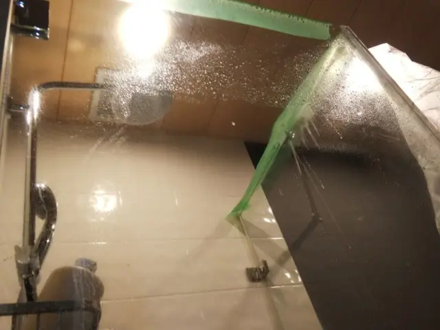 窓ガラスのウロコ水垢クリーニング　※セールスポイントとサービス内容を確認必須サービスの画像