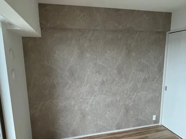 アクセントでお部屋をお洒落に！原状回復可能な賃貸用の剥がせる壁紙も対応可能です。サービスの画像