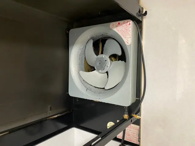 頑固な油汚れもお任せ下さい！◉損害保険加入済◉大手での作業経験あり！サービスの画像