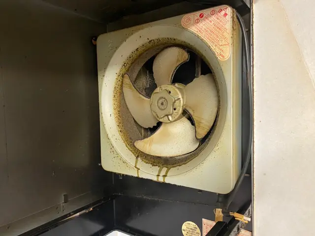 頑固な油汚れもお任せ下さい！◉損害保険加入済◉大手での作業経験あり！サービスの画像