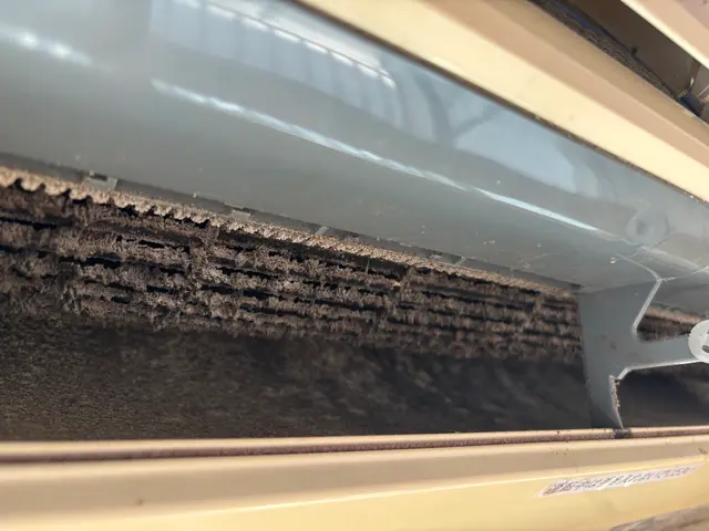 《作業実績1500件以上》大掃除前に！高圧洗浄でスッキリ！2台目以降は割引有り！サービスの画像