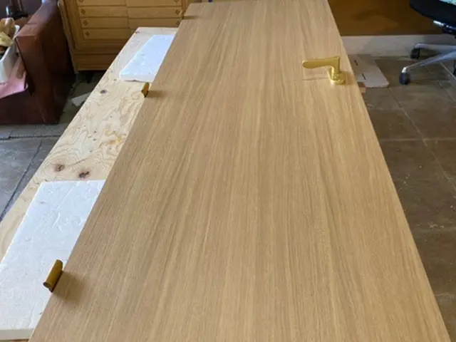 ドア穴補修サービスの画像