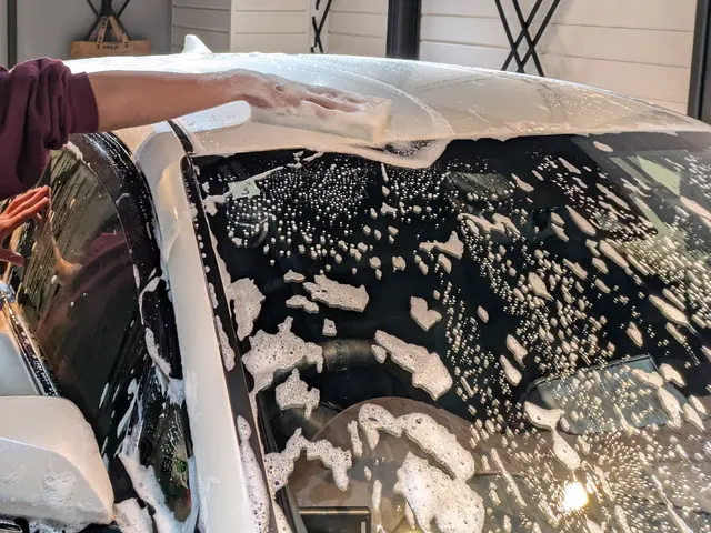 完全硬化ガラスコーティングで塗装面の保護と艶感UP！美しい仕上がりを提供します。サービスの画像