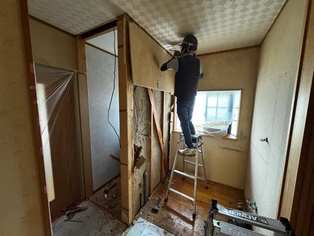 間仕切り壁解体、収集運搬、処分までサービスの画像