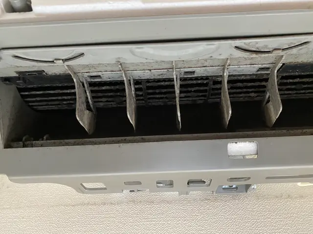 エアコン汚れ、ニオイが気になる方！複数台割引有り！お掃除機能付無しエアコン対応。サービスの画像