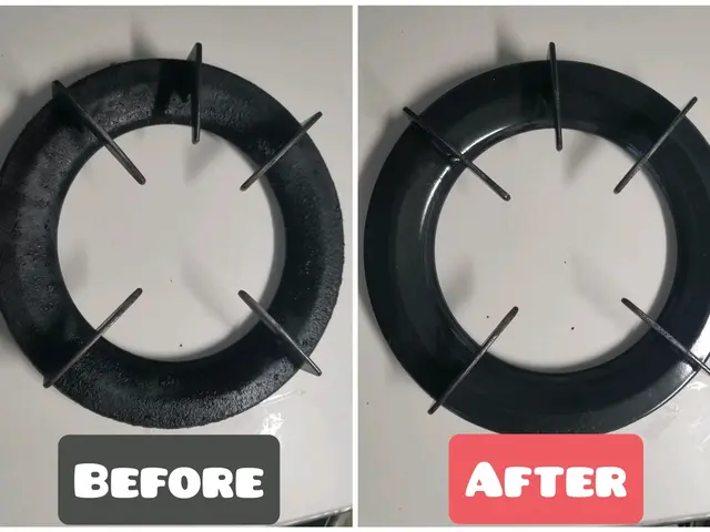 コンロや五徳の頑固な焦げ付き、シンクや蛇口の水垢、キレイにさせますサービスの画像