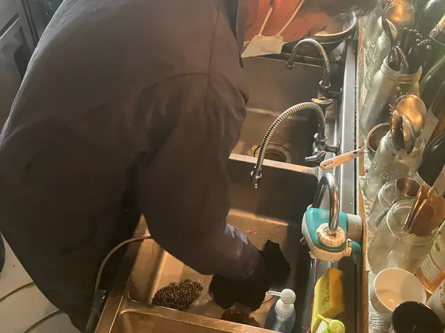 作業者は建築物排水管清掃技士資格所有者だから任せて安心！【作業外注一切なし】サービスの画像