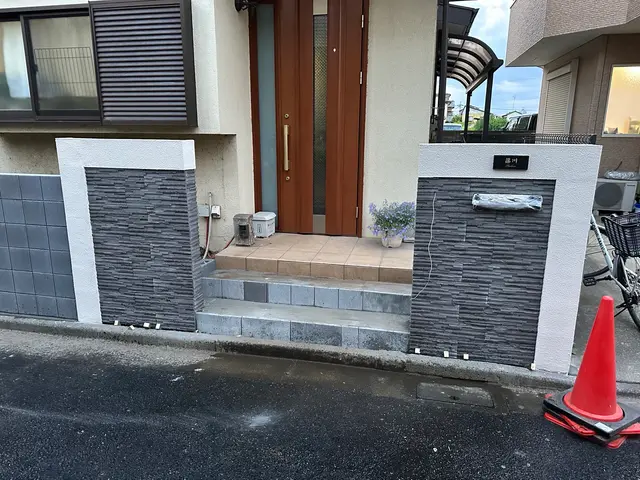 ブロック部分 左官 塗装サービスの画像