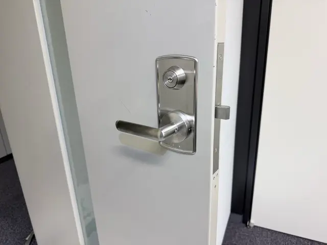 **一般ドアはもちろん、指紋・暗証番号・カードキーまで対応**サービスの画像