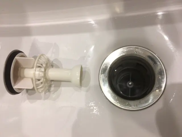 今なら洗面ボウルのコーティングサービス中‼︎キレイな洗面所で爽快な朝を‼︎サービスの画像