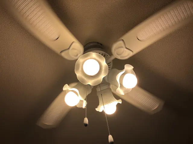 各種照明取り付けお任せください。サービスの画像