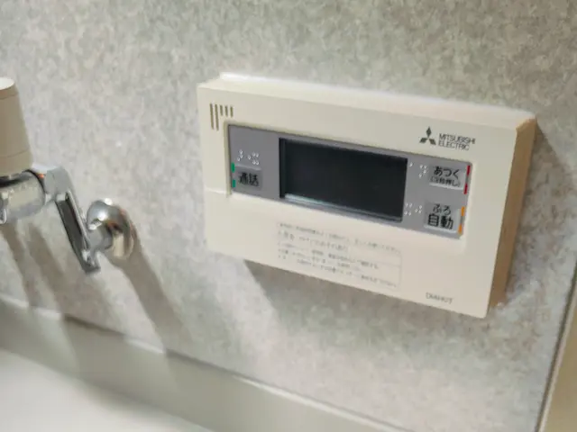 各所コーキング打ち替え施工　外壁等ポスト周り等対応　浴室あらゆる所ご相談下さい。サービスの画像