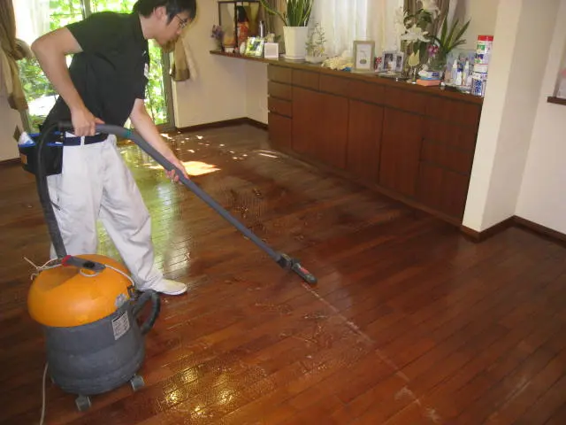 最短8/3〜 床面WAX塗布 2枚塗りサービス施工。2名体制なので迅速・丁寧！サービスの画像