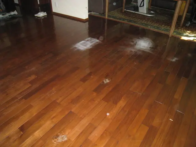 最短8/3〜 床面WAX塗布 2枚塗りサービス施工。2名体制なので迅速・丁寧！サービスの画像