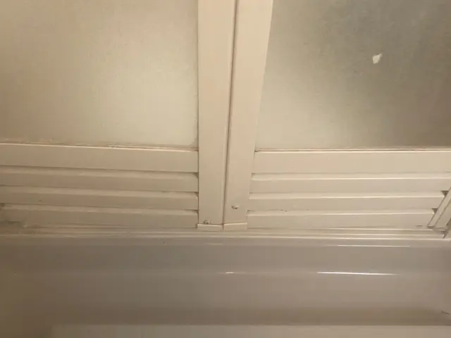 お掃除のプロが対応☆頑固な水垢、カビ、石鹸カス綺麗に落とします☆鏡機械研磨♪サービスの画像