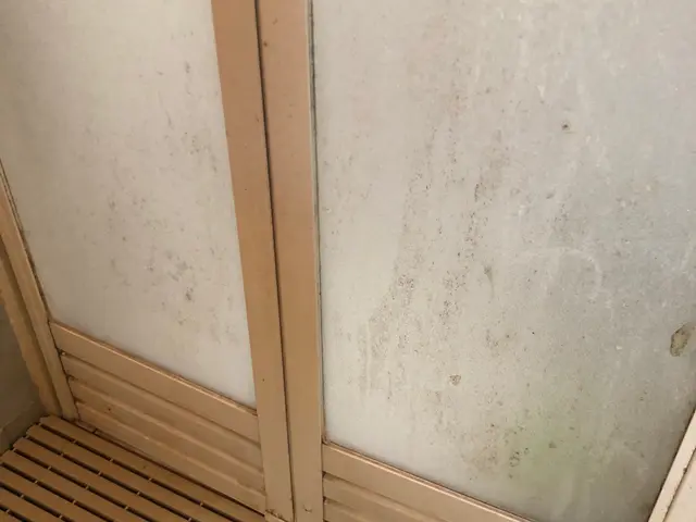 お掃除のプロが対応☆頑固な水垢、カビ、石鹸カス綺麗に落とします☆鏡機械研磨♪サービスの画像