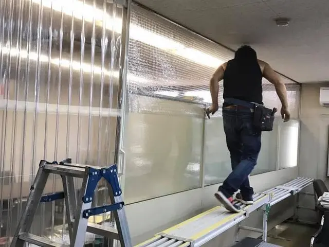 滋賀限定！職人歴20年以上カーテンレールブラインド女性スタッフの同行も可能です！サービスの画像