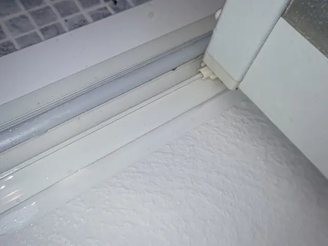 非喫煙者〇汚れ落としはプロにおまかせ※エアコン洗浄セットで1000円割引サービスの画像