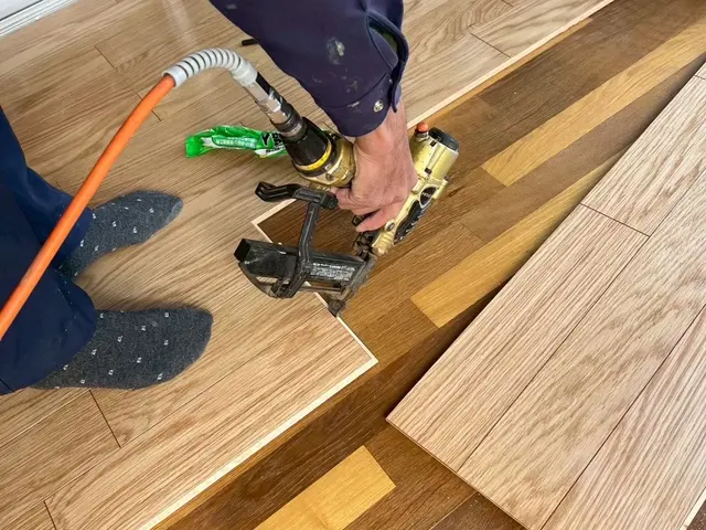 損害保険加入済みで安心！丁寧な養生と細やかな対応で仕上げるフローリング張替えサービスの画像