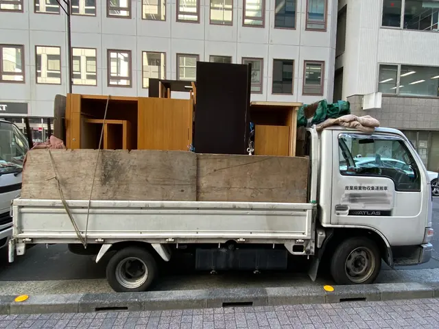 急に増えても安心!2倍積める箱タイプのトラックもご用意しています！サービスの画像