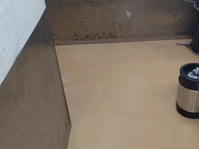 店舗清掃を月に４００軒以上こなす、８チームの精鋭部隊がお伺い致します。サービスの画像