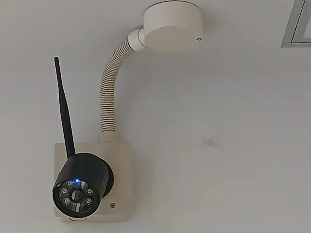 【駐車代込み】【電気工事士】一般家庭向け防犯カメラ設置 ※電源工事込で安心ですサービスの画像