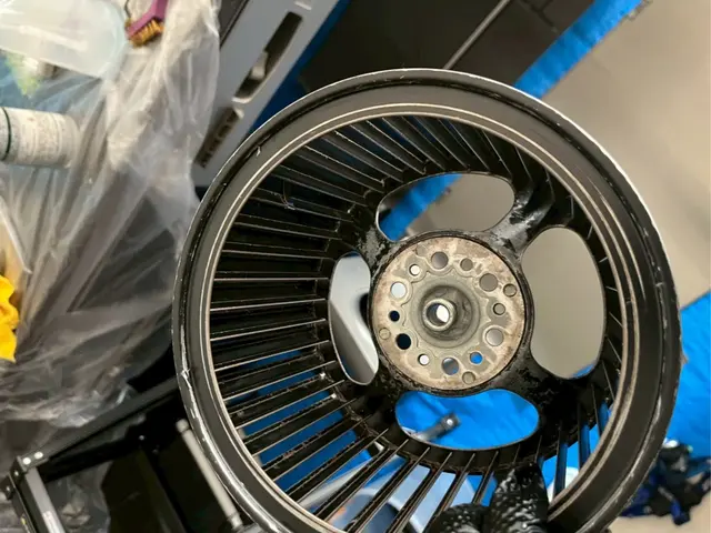 ギトギト油でもピカピカに！損害保険加入店☆サービスの画像