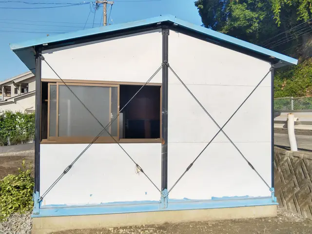 《小屋/倉庫/物置/工場/法人様》プレハブなど屋根は遮熱塗料で夏の省エネ対策も!サービスの画像