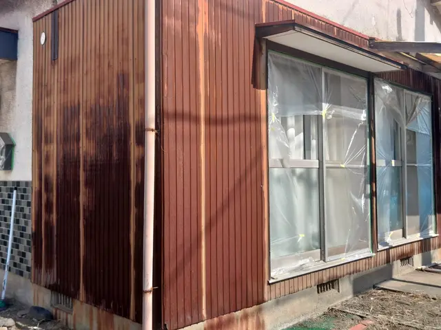 《小屋/倉庫/物置/工場/法人様》プレハブなど屋根は遮熱塗料で夏の省エネ対策も!サービスの画像