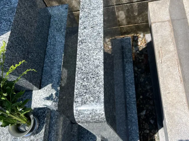 お墓参り代行・掃除・草むしり　心を込めて丁寧な作業を致します。サービスの画像