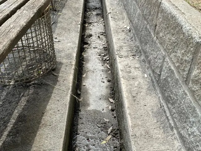 豪雨対策に「側溝掃除（ドブ掃除」【学校など公共施設で施工した実績多数】サービスの画像