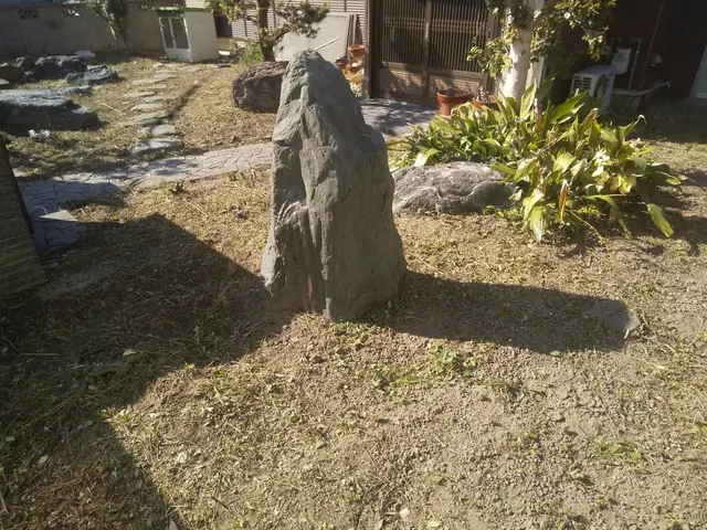 庭、畑、宅地、住宅などの草刈りなどいたします。ゴミ回収も致します。サービスの画像