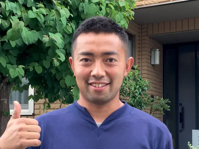 弱った植木の立て直しや、台風の倒木も支柱を設置し、しっかりと元気に戻します。サービスの画像