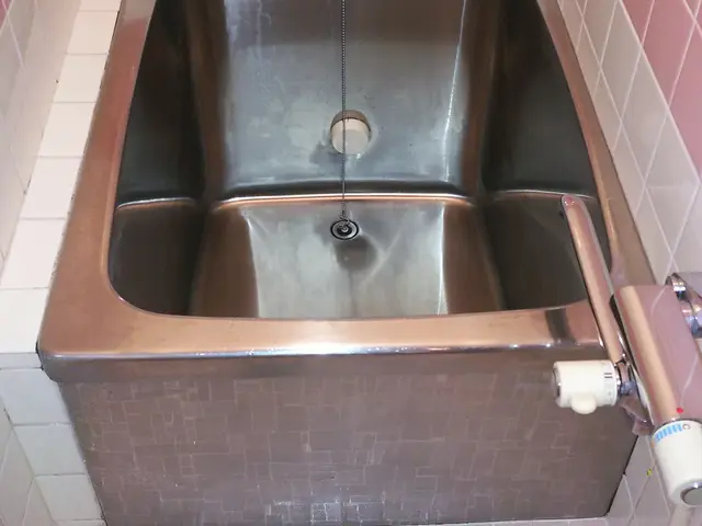 《すべて自社対応》損害保険加入済みで安心！匂いや汚れをスッキリ落としますサービスの画像