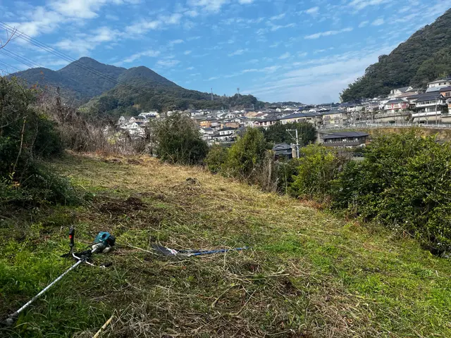 長崎市中園町で10年以上。一般廃棄物許可店。プロの技術で草刈りから処分まで完結！サービスの画像