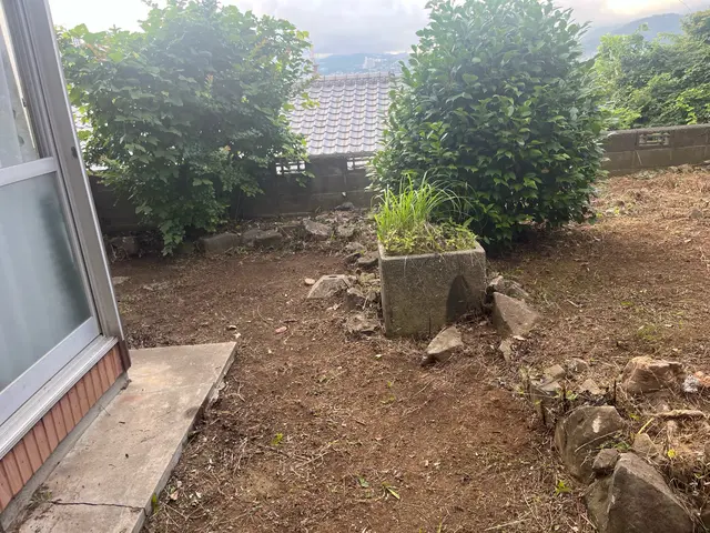 長崎市中園町で10年以上。一般廃棄物許可店。プロの技術で草刈りから処分まで完結！サービスの画像