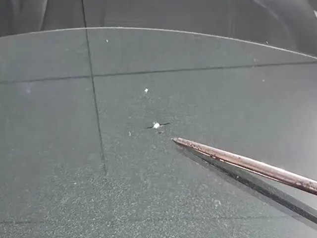 フロントガラスの飛び石修理・リペアサービスの画像