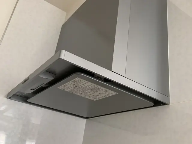 毎日使うレンジフード＊気になってきたら、早めのクリーニングですっきりしましょう。サービスの画像