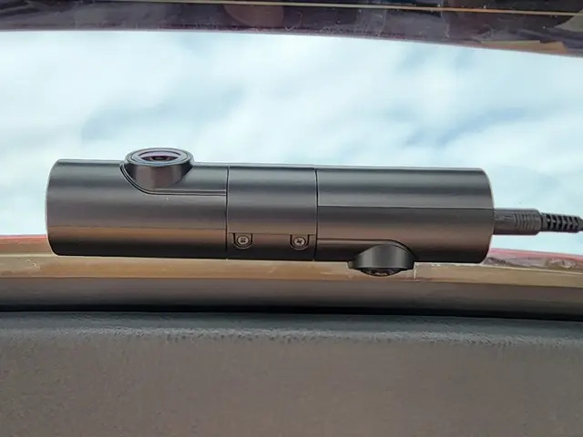 ドライブレコーダーのお取付は親切丁寧な当店にお任せください！サービスの画像