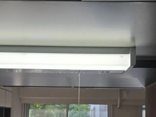 【LED照明器具に交換→明るく省エネ】会社の天井照明★キッチン・洗面台・浴室照明サービスの画像