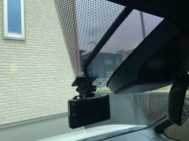 ドライブレコーダーの取付お任せ下さい！前後モデルや360℃モデルも可能です！サービスの画像